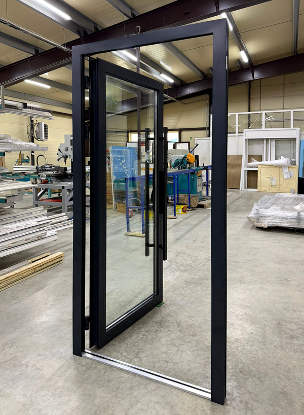 Алюминиевые светопрозрачные двери