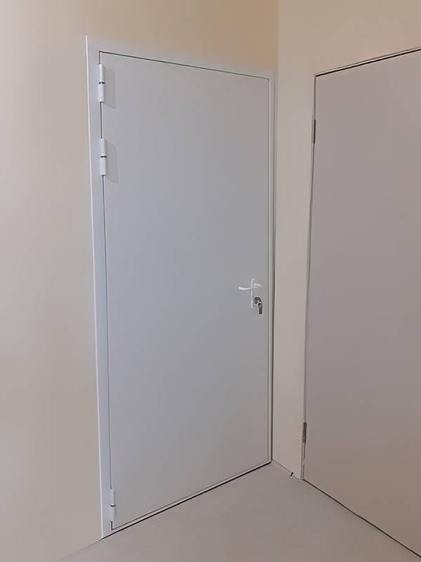 Белая огнезащитная дверь (ул. 3-я Черепковская) Белая огнезащитная дверь (ул. 3-я Черепковская)