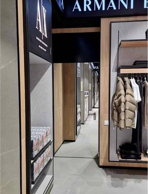 Дверь invisible в торговом зале ТЦ «Атриум» Дверь invisible в торговом зале ТЦ «Атриум»