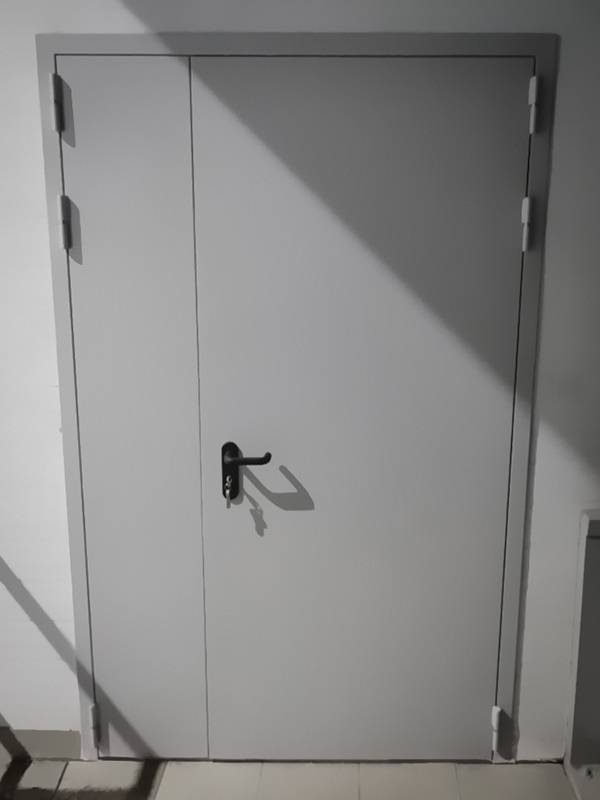 Дверь на склад, вид снаружи (ул. Мелитопольская, вл. 12) Дверь на склад, вид снаружи (ул. Мелитопольская, вл. 12)