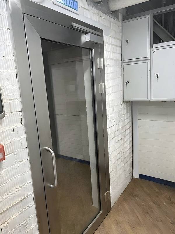 Нержавеющая дверь EIW 60 (мкр. Яковлево, Химки) Нержавеющая дверь EIW 60 (мкр. Яковлево, Химки)