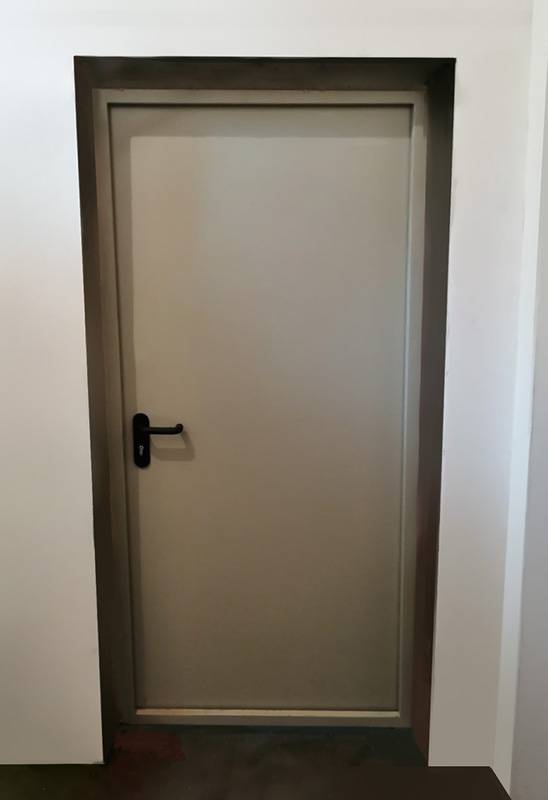 Однопольная дверь, фото внутренней стороны (ул. Барклая) Однопольная дверь, фото внутренней стороны (ул. Барклая)