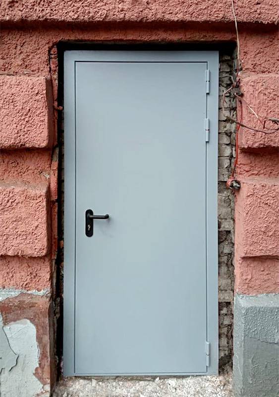 Огнеупорная серая дверь (ул. 3-я Фрунзенская) Огнеупорная серая дверь (ул. 3-я Фрунзенская)