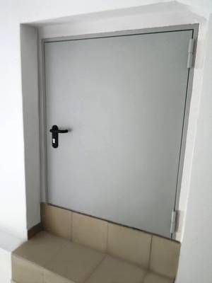 Противопожарный люк (институт, ул. Шаболовка) Противопожарный люк (институт, ул. Шаболовка)