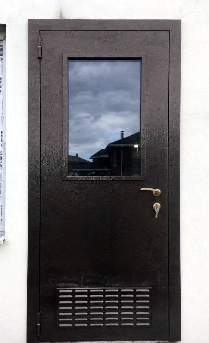 Техническая дверь с вентиляцией Техническая дверь с вентиляцией