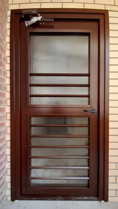 Установка остекленной двери в Красногорске Установка остекленной двери в Красногорске