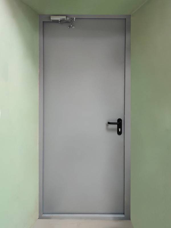 Внутренняя сторона однопольной двери Внутренняя сторона однопольной двери