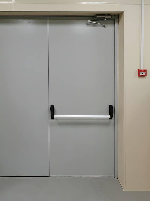 Внутренняя сторона полуторной двери (АО «ГНЦ РФ ТРИНИТИ») Внутренняя сторона полуторной двери (АО «ГНЦ РФ ТРИНИТИ»)