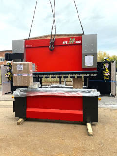 Листогибочный станок AMADA Листогибочный станок AMADA