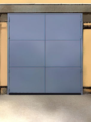 Ворота 4&times;4 метра, фото с улицы