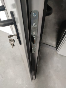 Замок с цилиндром Замок с цилиндром